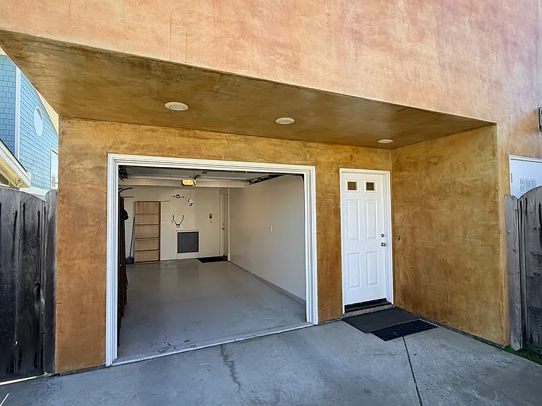 33 Rockview Dr — Photo 5