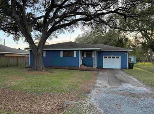 3849 Charles Ave, Groves, TX 77619