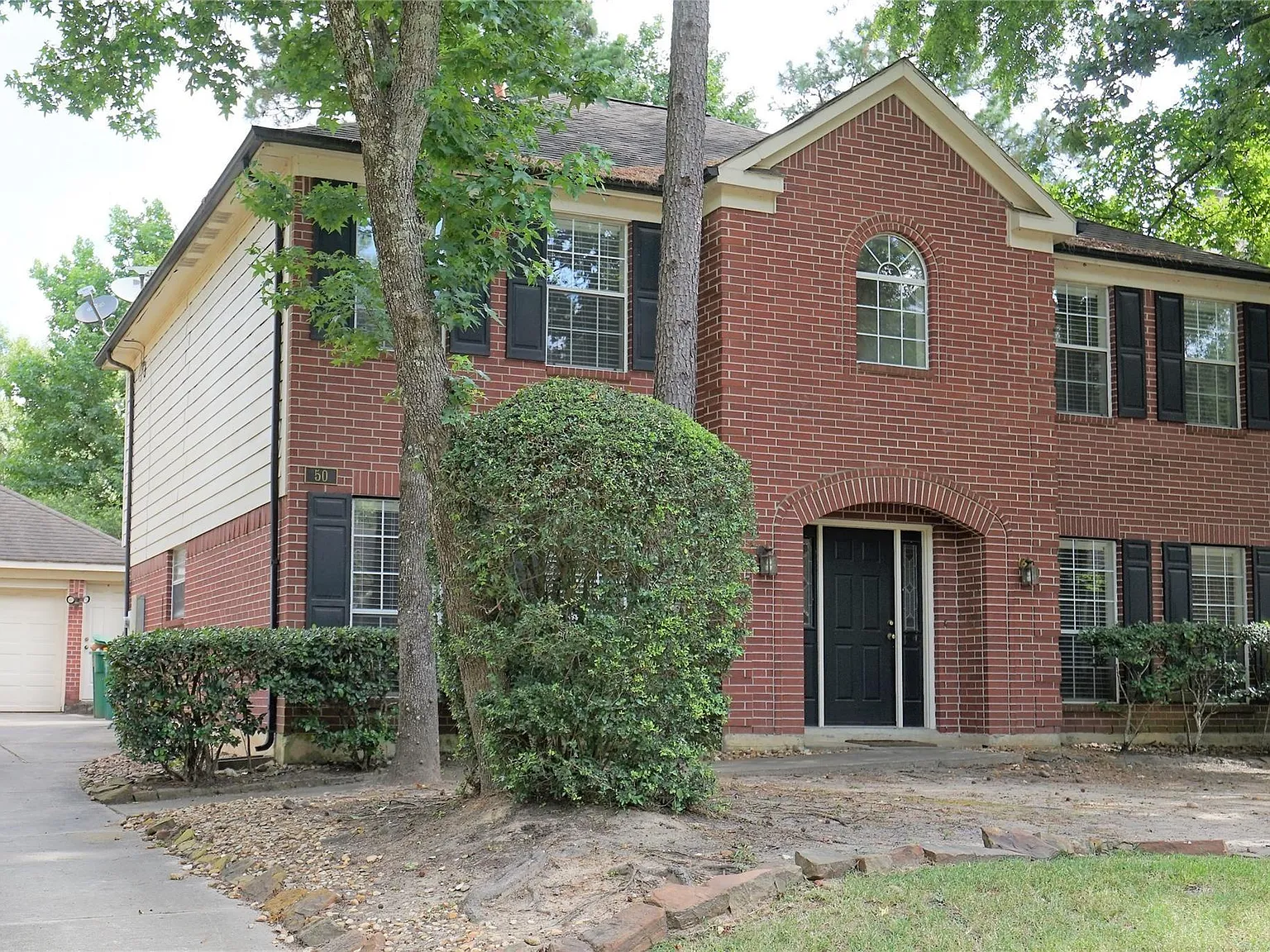 4 bed, 2.5 bath, 2536 sqft, $2,590 — Photo 2