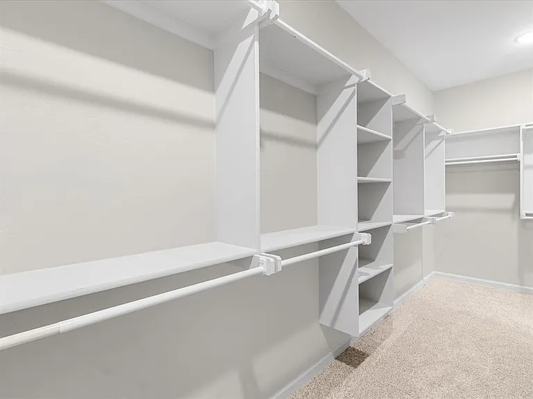 528 Hackberry Ln — Photo 13
