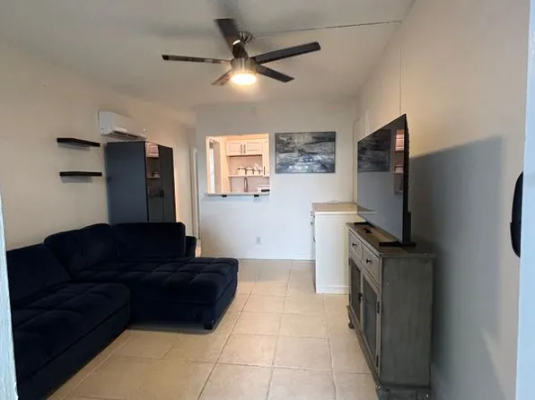 751 Pine Dr, Pompano Beach, FL