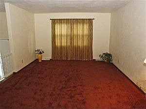 4th image of 102 Schwartz St