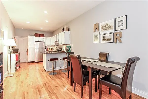 Sold by Avenue Sotheby's International Realty | media 16