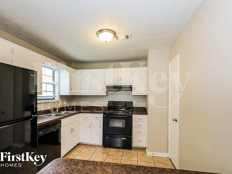 8531 Kendrick Rd — Photo 6