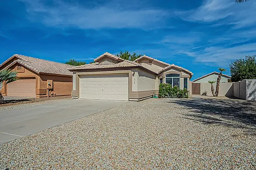 718 W Baylor Ln Photo 1