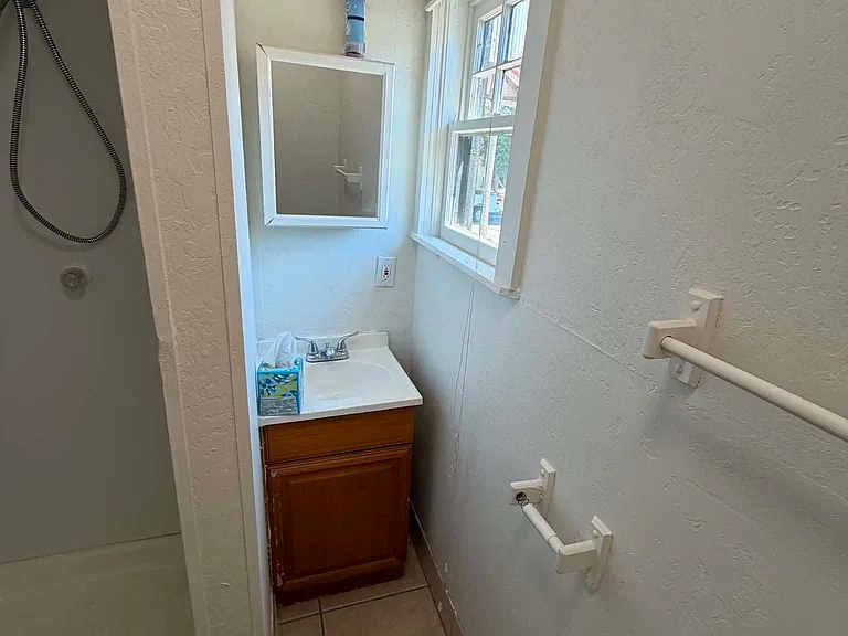 129 E 7th Ave #4 — Photo 9