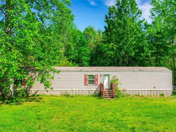 104 Sunny Ln, Pickens, SC 29671