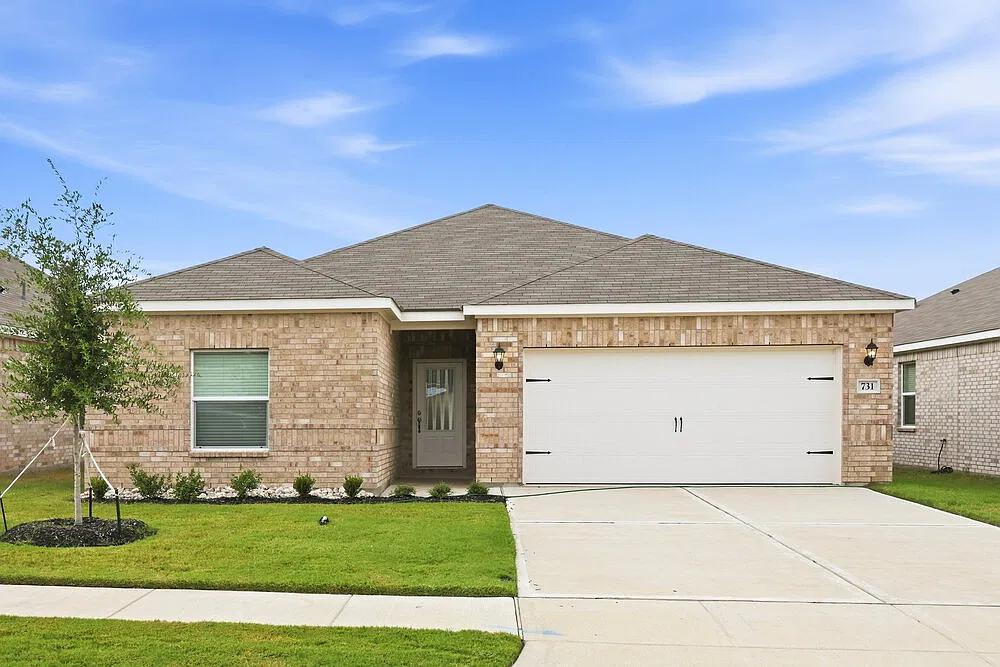 4 bed, 2.0 bath, 1705 sqft, $2,340 — Photo 1