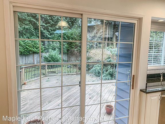 5th image of 13787 NE 78th Pl