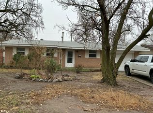 628 SW 12th St, Moore, OK 73160