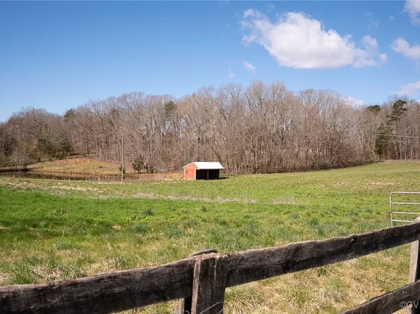 5395 Courtneys Corner Rd, Sumerduck, VA 22742