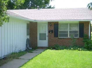 905 W 29th St, Lawrence, KS 66046