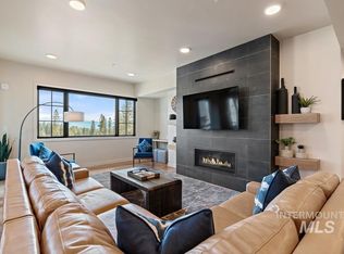 720 Village Dr UNIT 401, Donnelly, ID 83615
