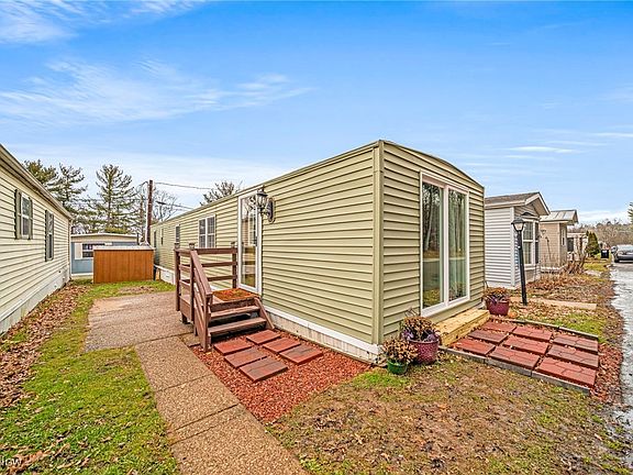 3rd image of 9735 Chillicothe Rd #5