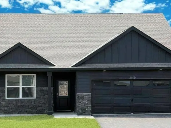 2140 Bluff Heights Dr, Shakopee, MN 55379