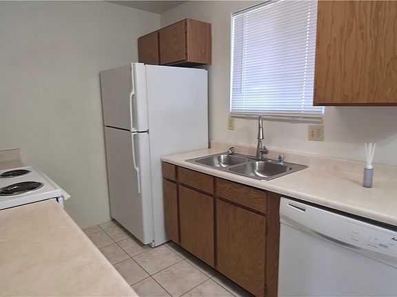 5th image of 3000 E McGraw Rd #B