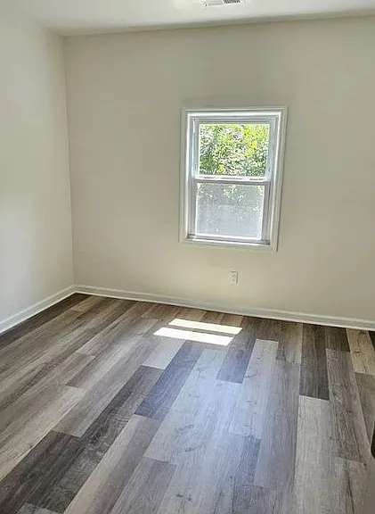516 Columbus Rd — Photo 5