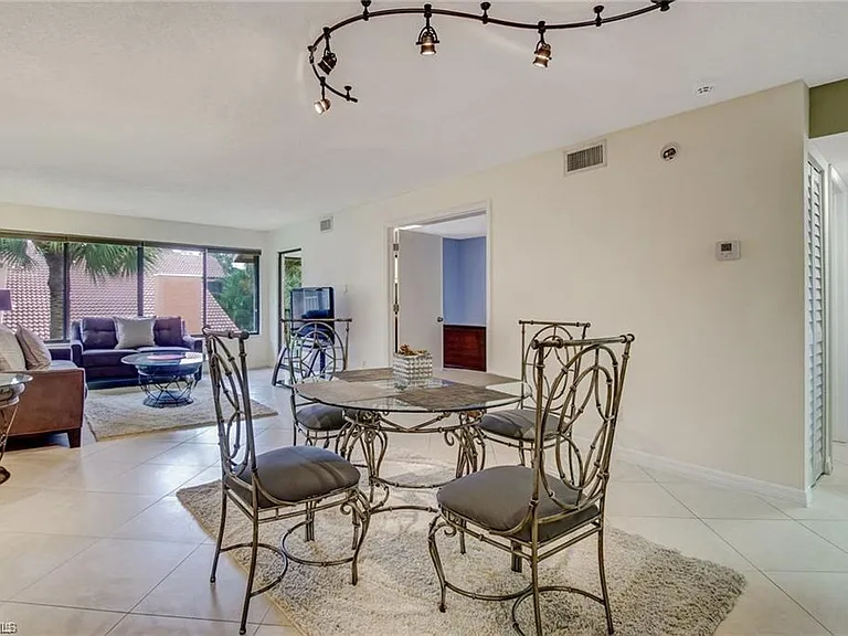 124 Cypress Way E #E5 — Photo 8
