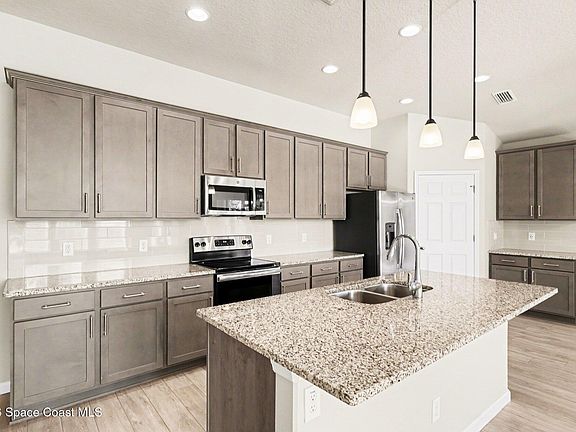 5th image of 4428 Trovita Cir