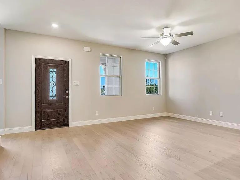 3821 Margo Mews — Photo 10