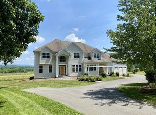 910 S East St, Amherst, MA 01002