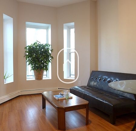 2nd image of 41 Cunard St