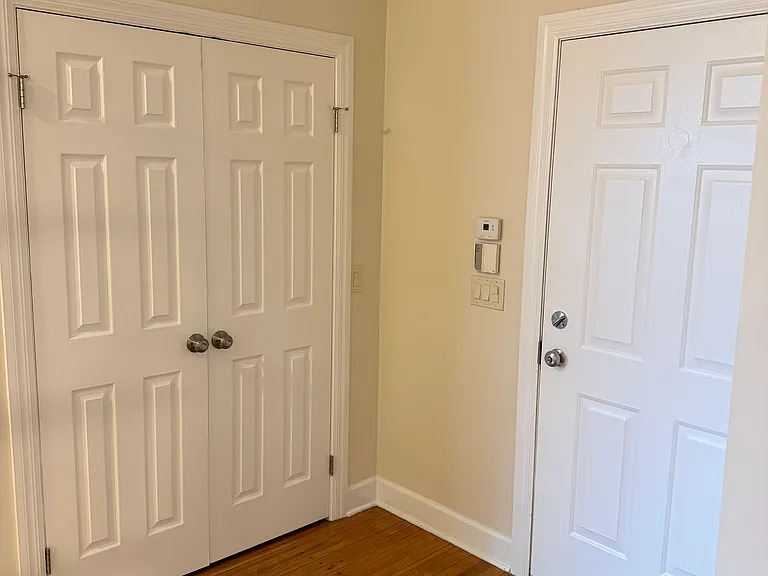 Chapel Hill Apartments — Photo 16