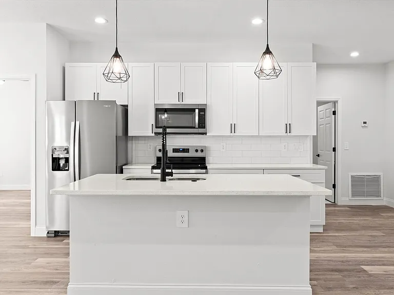 7289 N Fairlawn Ter — Photo 11