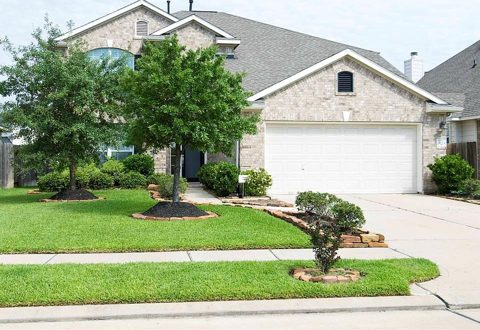 1st image of 15215 Olmstead Park Dr