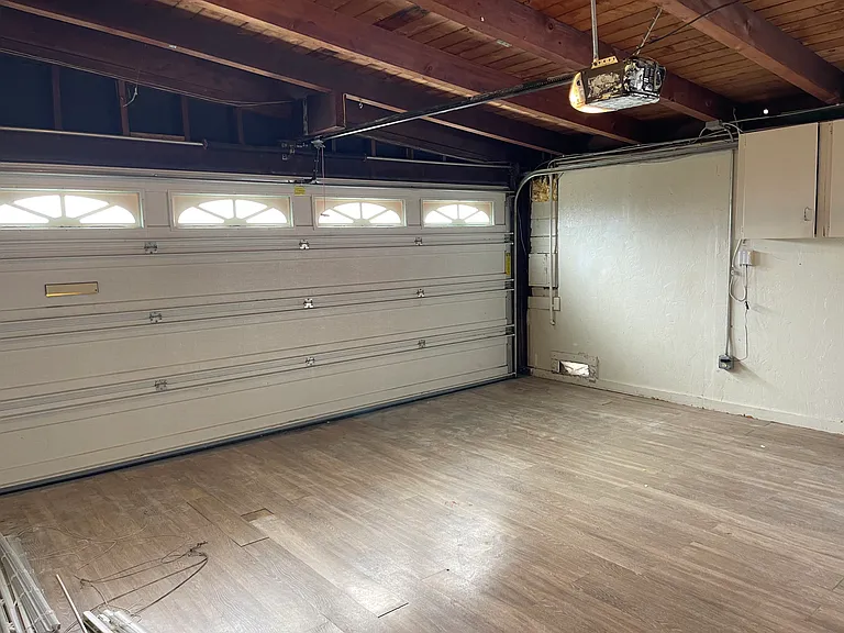 2640 Illinois St — Photo 13