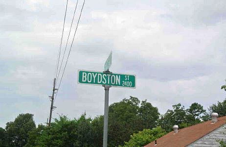2nd image of 2403 Boydston St