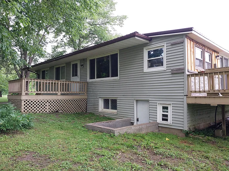 8669 Powell Rd — Photo 16