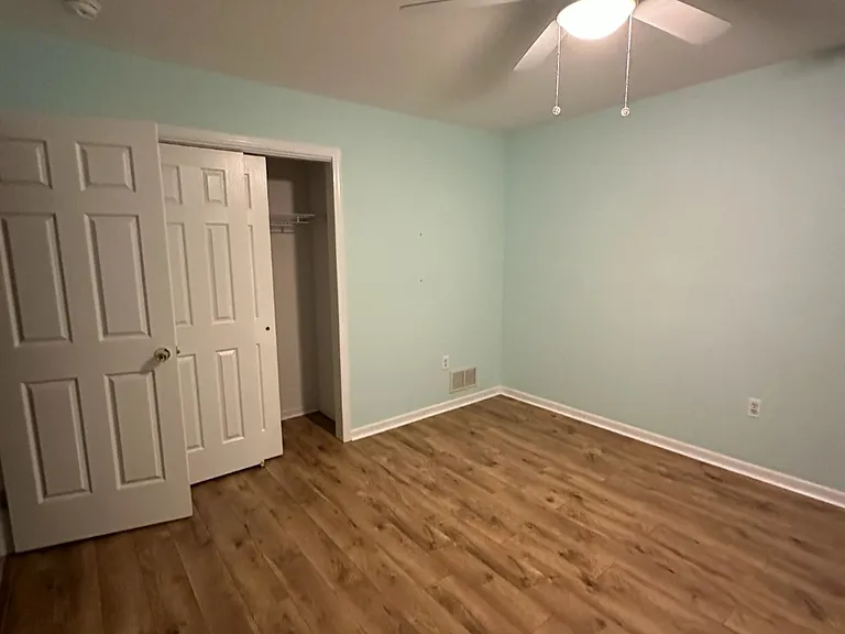 18 Garden Pl — Photo 8