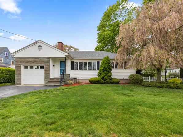 10 Hislop Street, New London, CT 06320