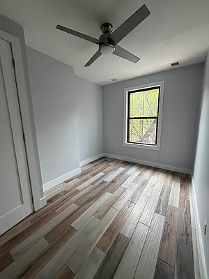 Bedroom, photo 1