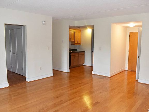 4th image of 1020 Warburton Ave APT 5C