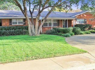 1217 E Warren St, Brownfield, TX 79316