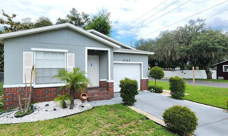 1st image of 1023 N FLORENCE AVENUE