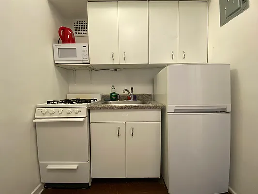 Rented by Compass | media 9