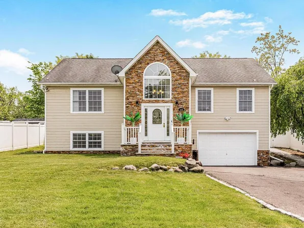 449 Clove Road, Monroe, NY 10950