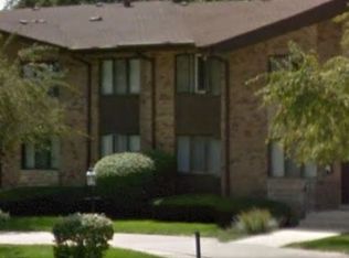 1640 Royal Oak Rd APT 6, Darien, IL 60561