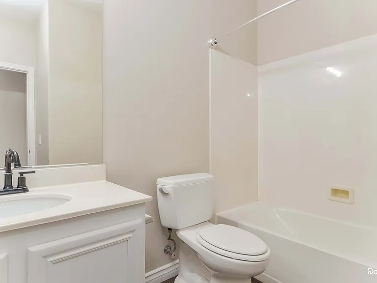 2125 Silvereye Dr — Photo 11