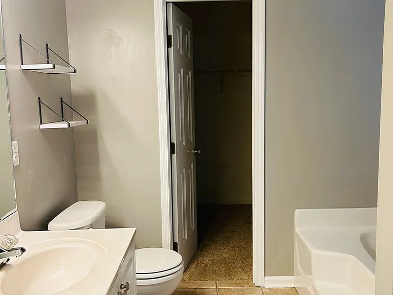 711 Dutchman Ct — Photo 31