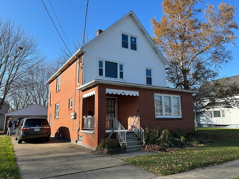 35 Willow St #2 — Photo 1