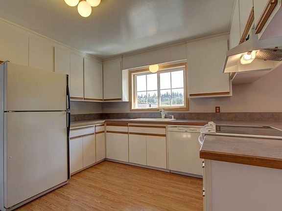 4th image of 4206 123rd Ave SE