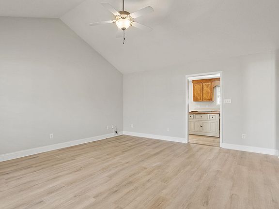 3rd image of 127 Harvest Ridge Dr