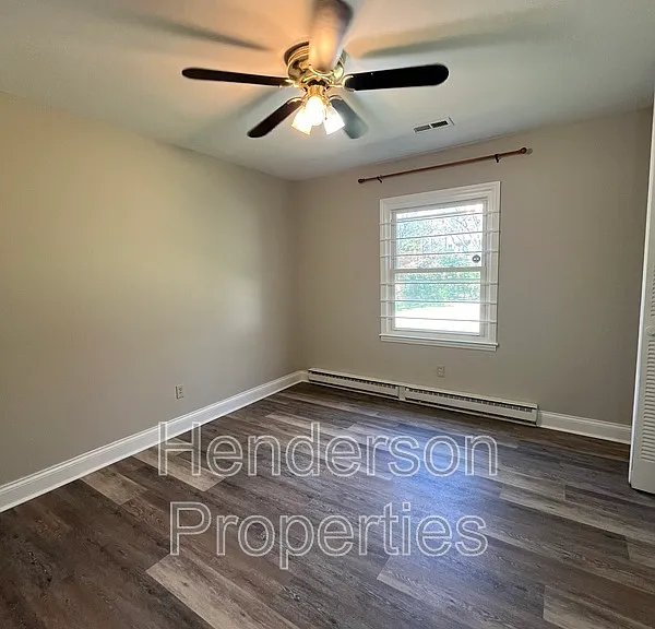 300 W Arrowood Rd — Photo 8