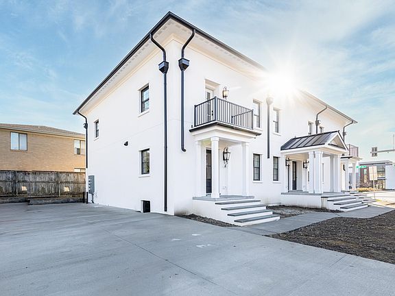 2nd image of 3200 Holly Rd #201