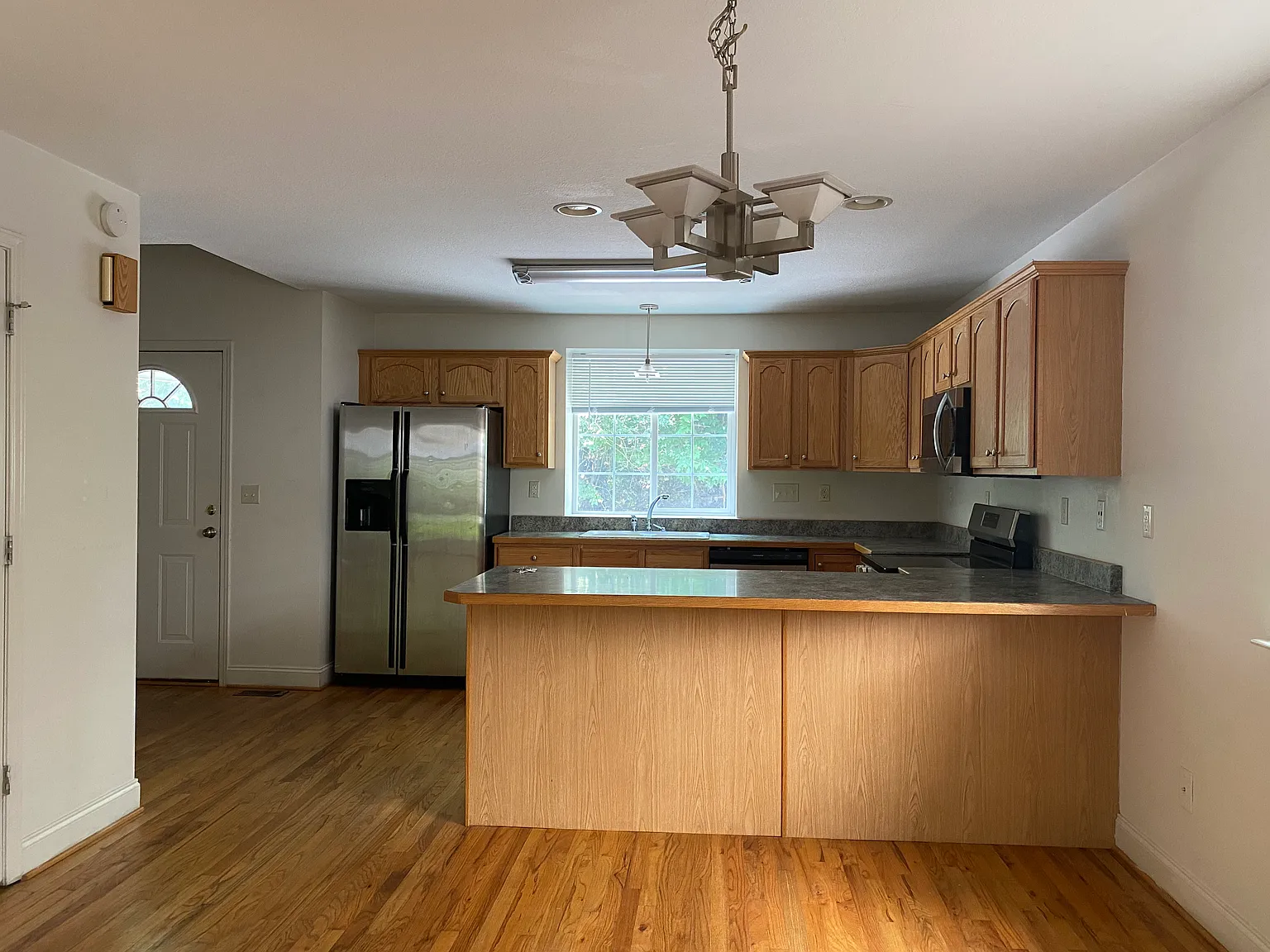 2 bed, 2.5 bath, $2,010 — Photo 3
