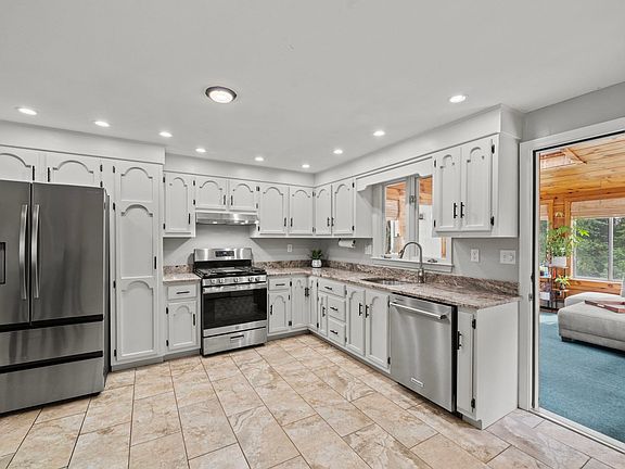 5th image of 56 Sycamore Rd